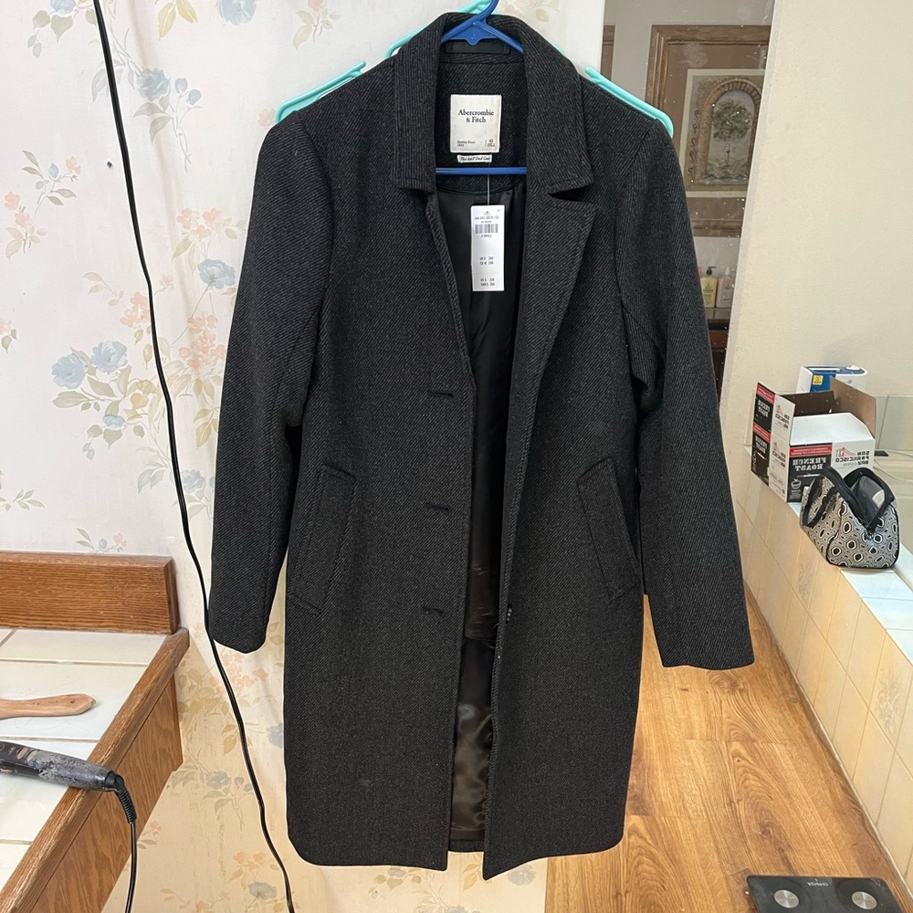 Brand new Abercrombie coat. X small